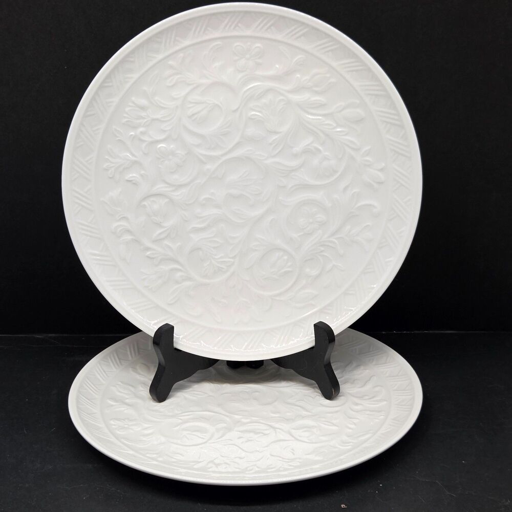 Lenox White Linen Collection "ORGANZA" 2 White 9 1/2" Accent Luncheon Plates EC